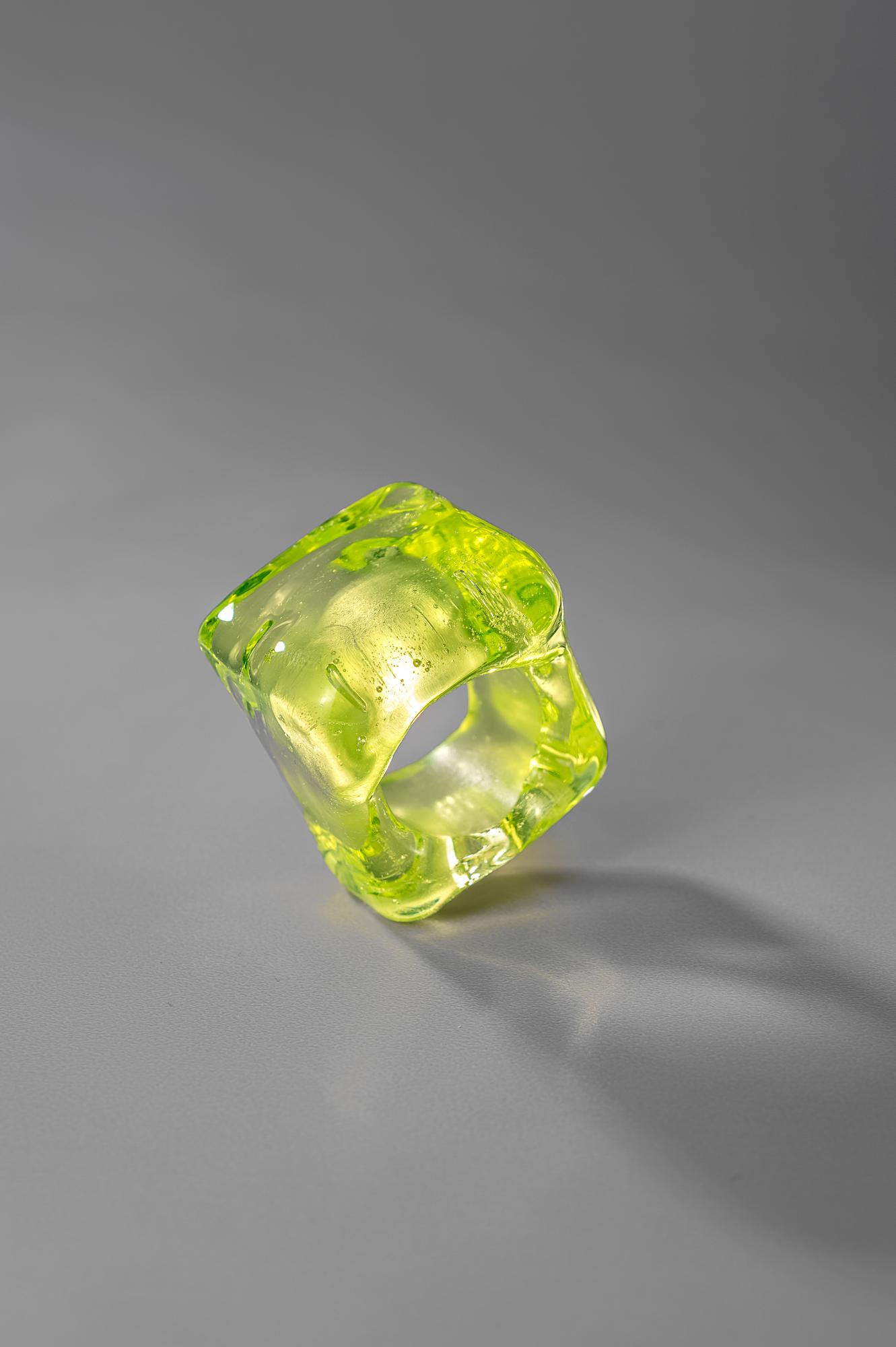 Кольцо "Лед Байкала" / цвет лимонад