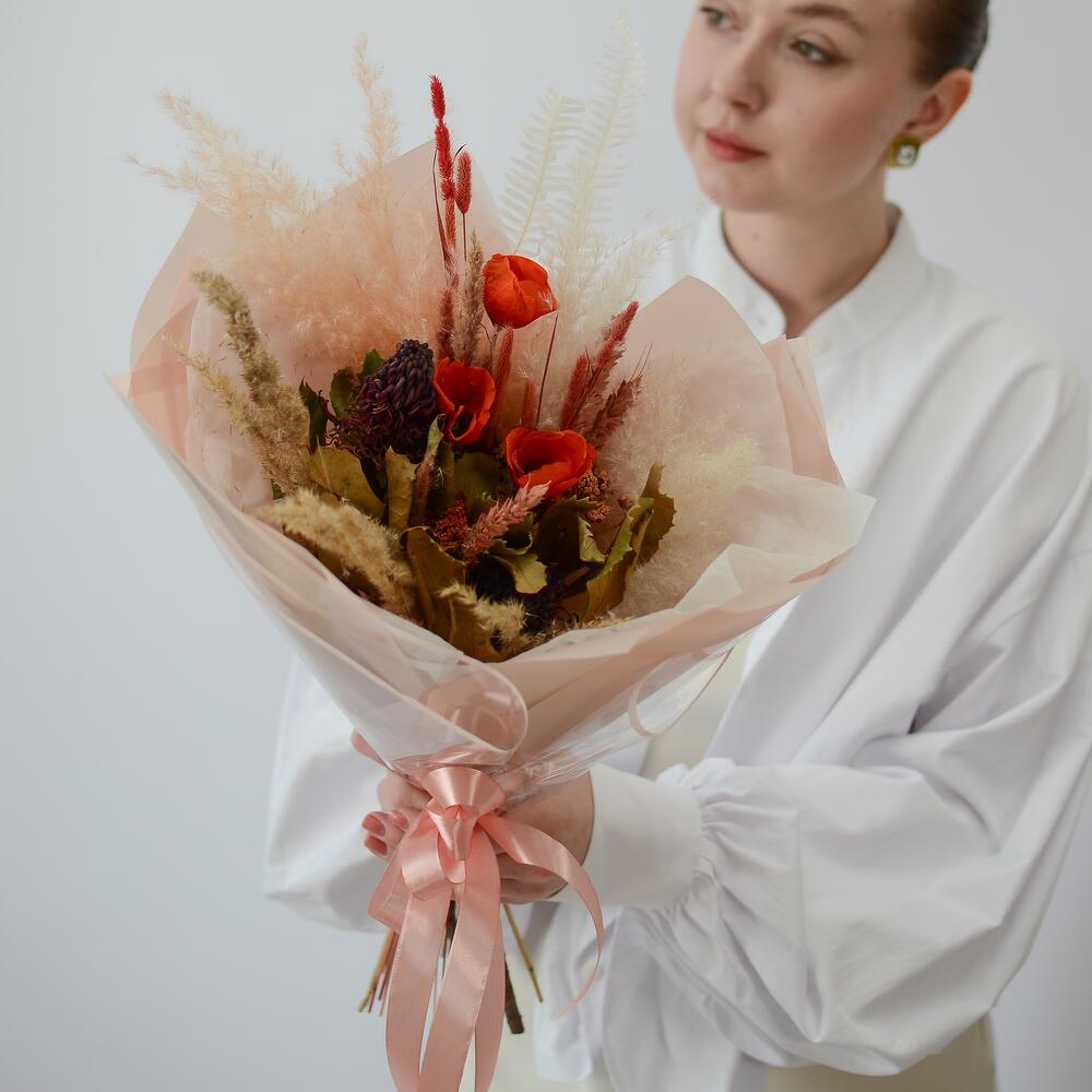 Букет из сухоцветов с нутаном