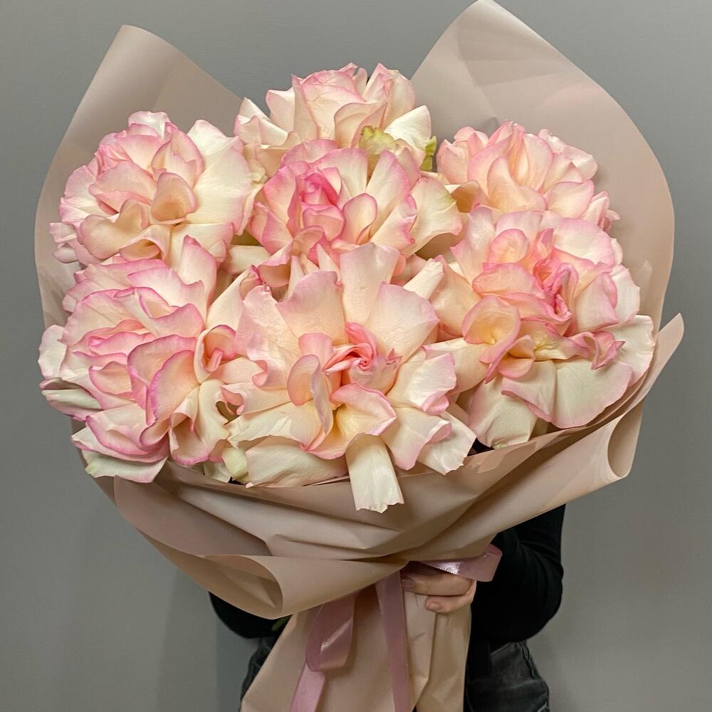 Букет из французских нежных роз