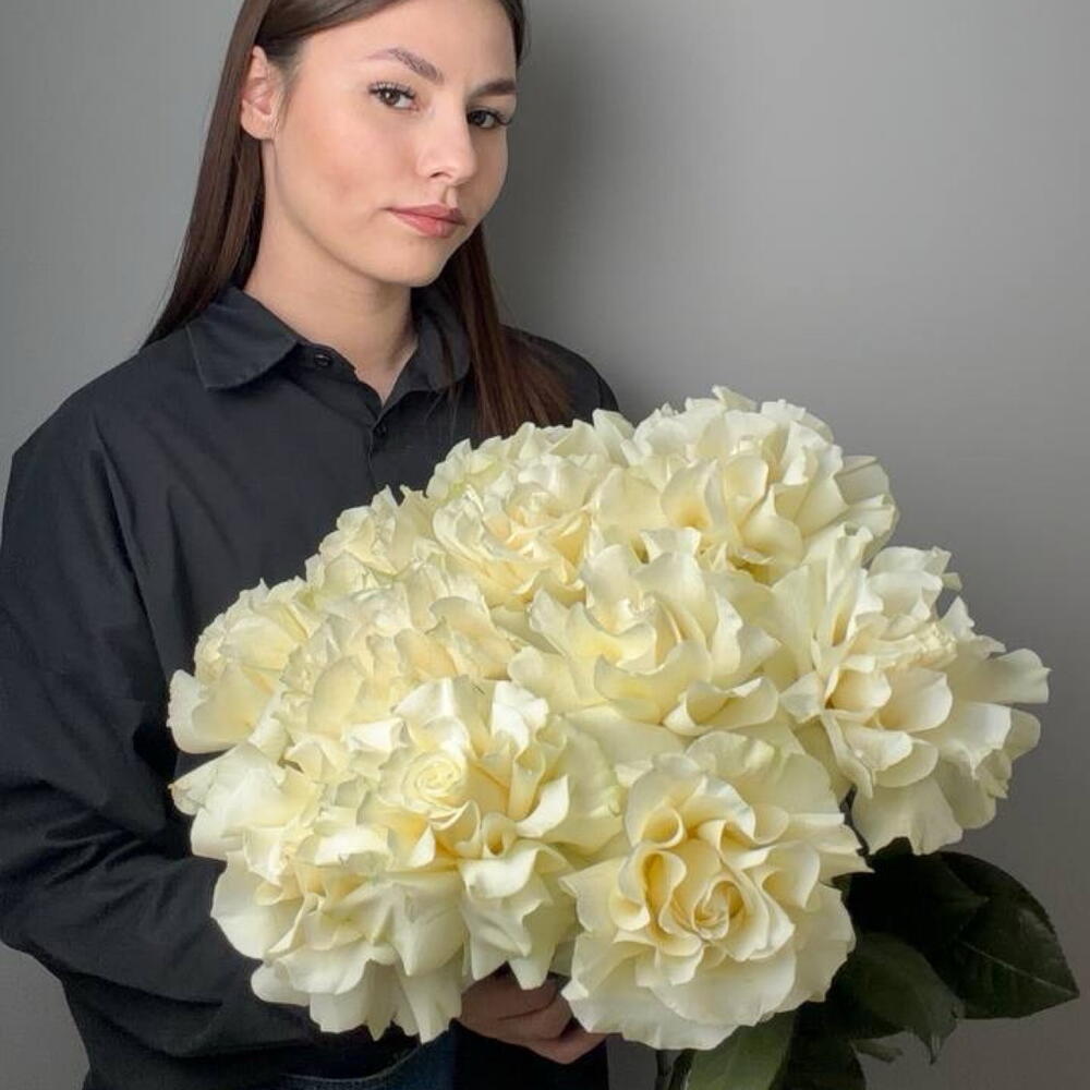 Монобукет из 11 белых французских роз под ленту