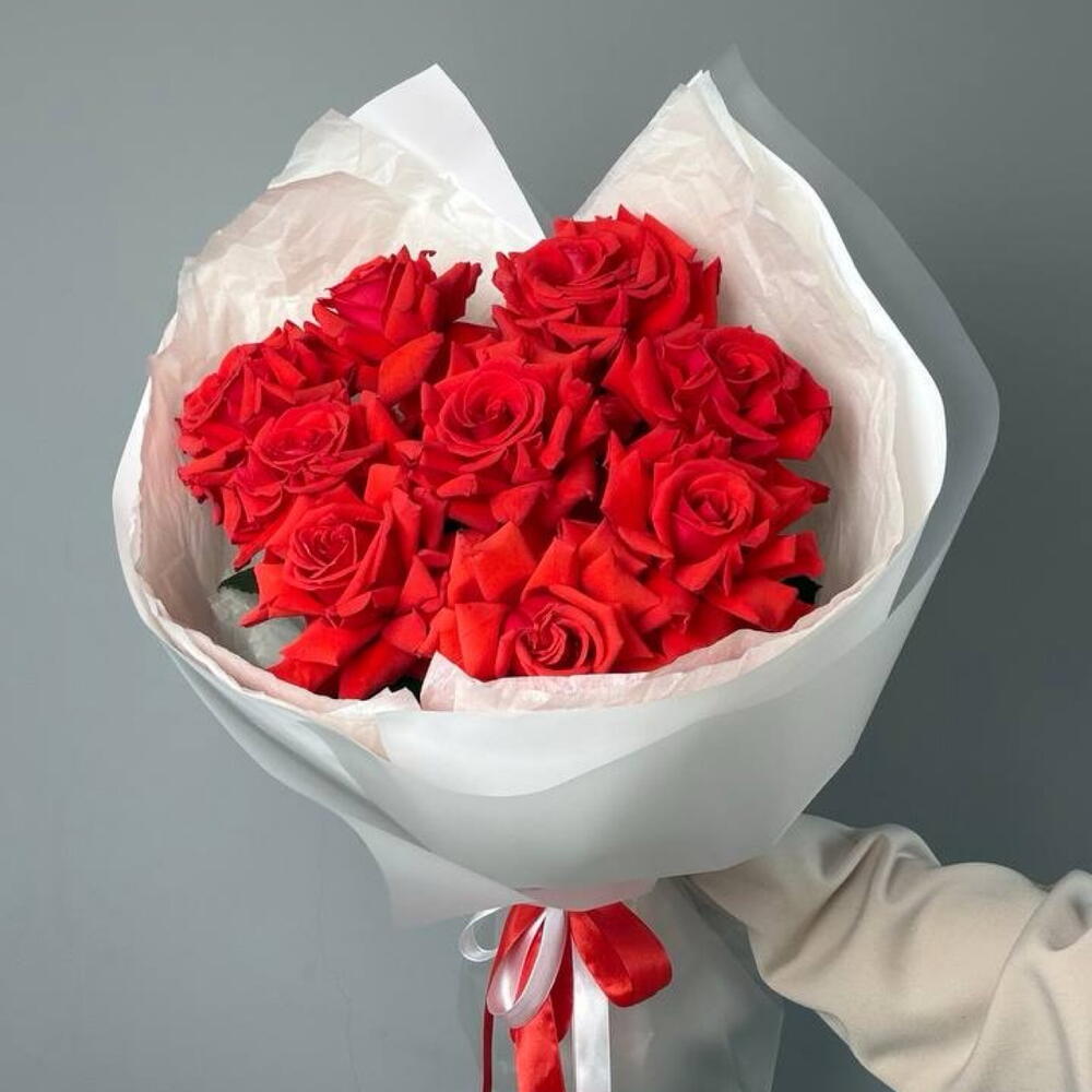 Монобукет из 9 алых французких роз