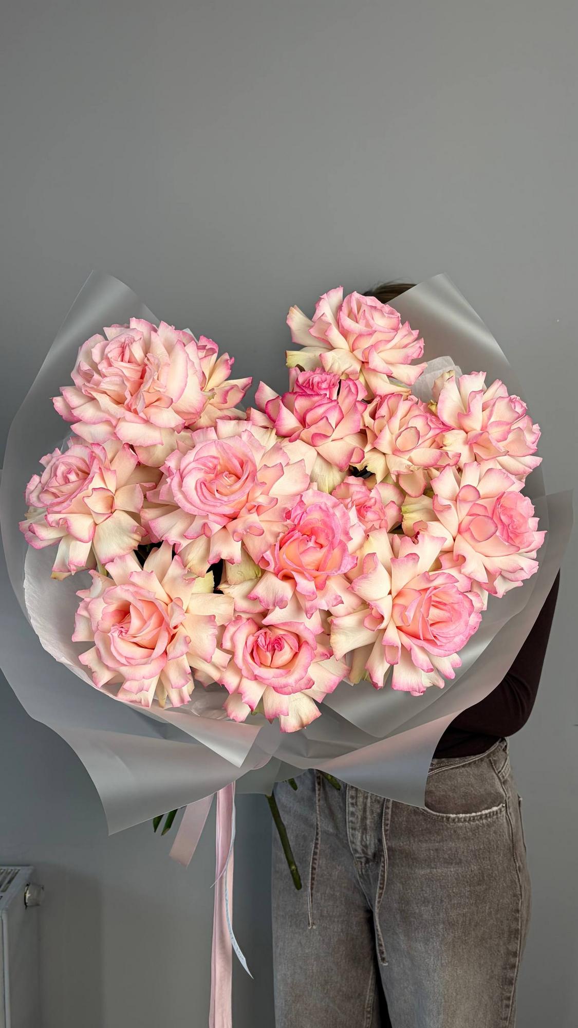 Монобукет из 15 нежно-розовых французских роз