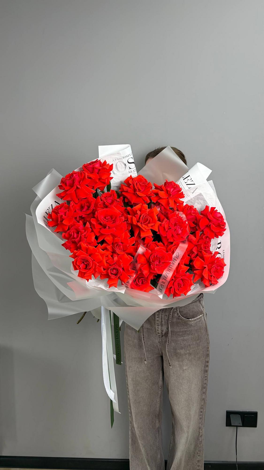 Монобукет из 25 красных французских роз