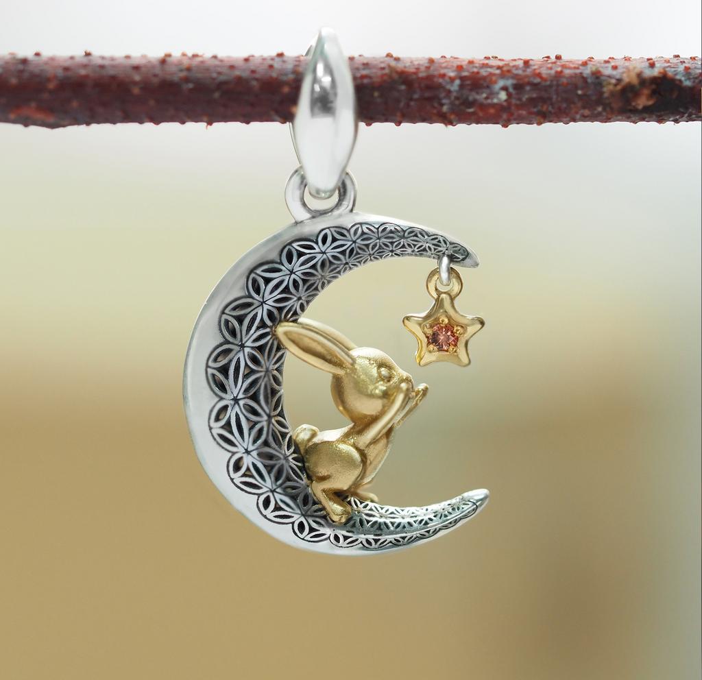 Подвеска "Зайка на луне" 17 мм 925 сапфир / бриллиант