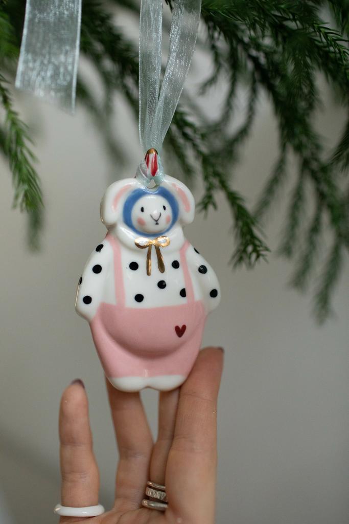 Фарфоровая игрушка  Зайчик на Utrennike