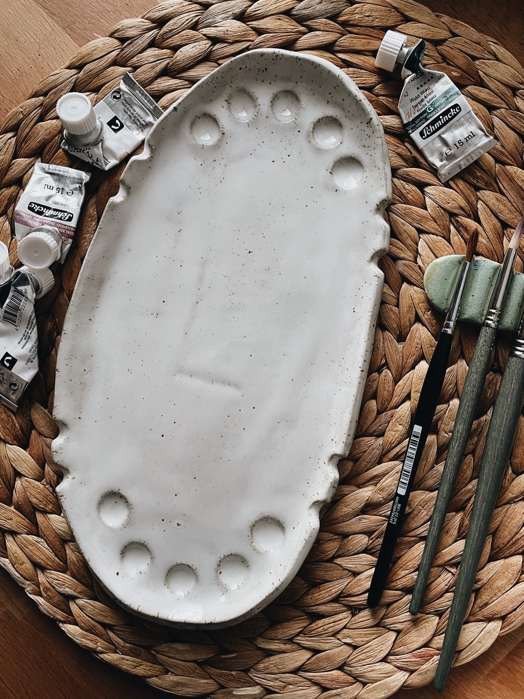 Керамическая палитра с емкостями для красок