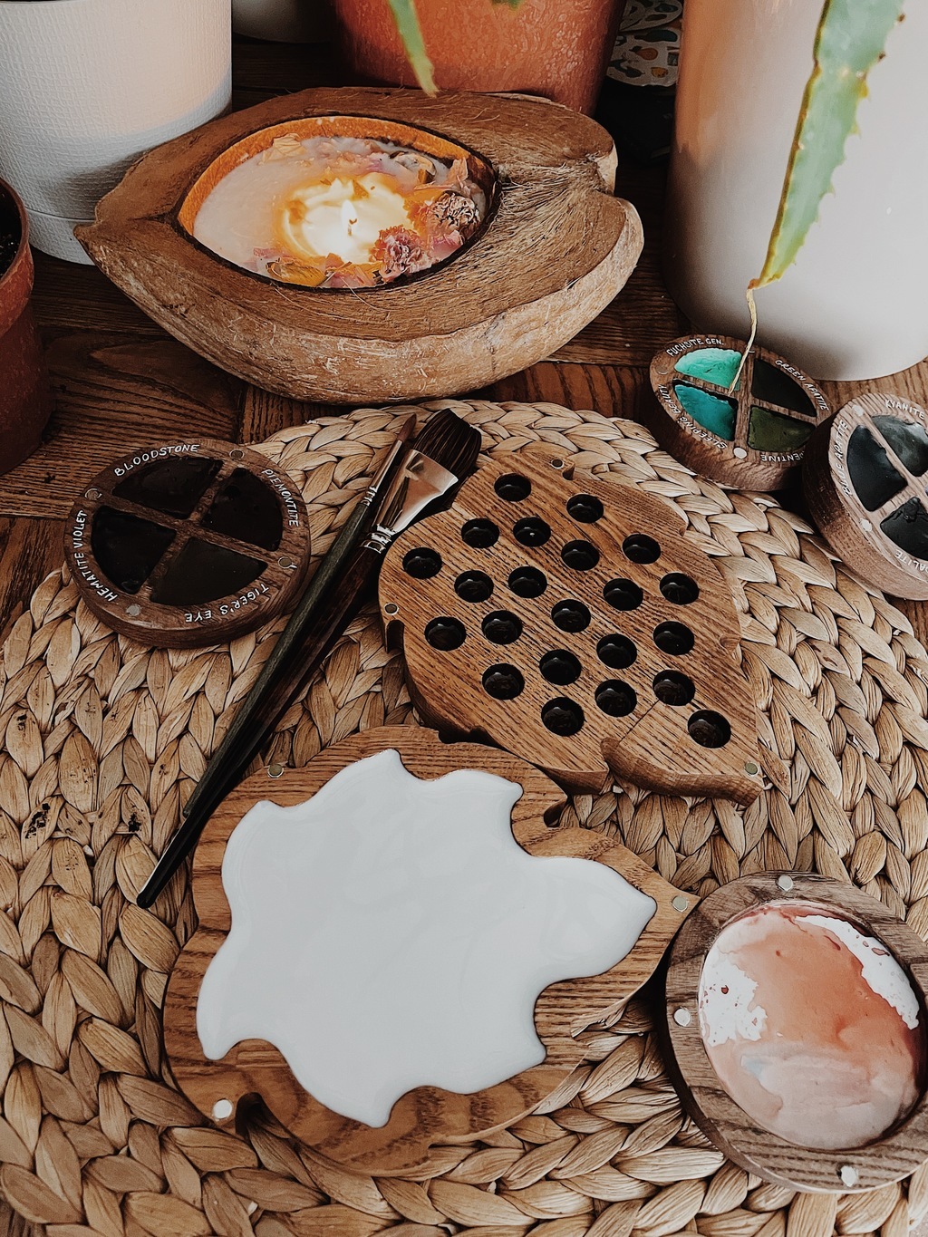 Деревянная палитра «листик»