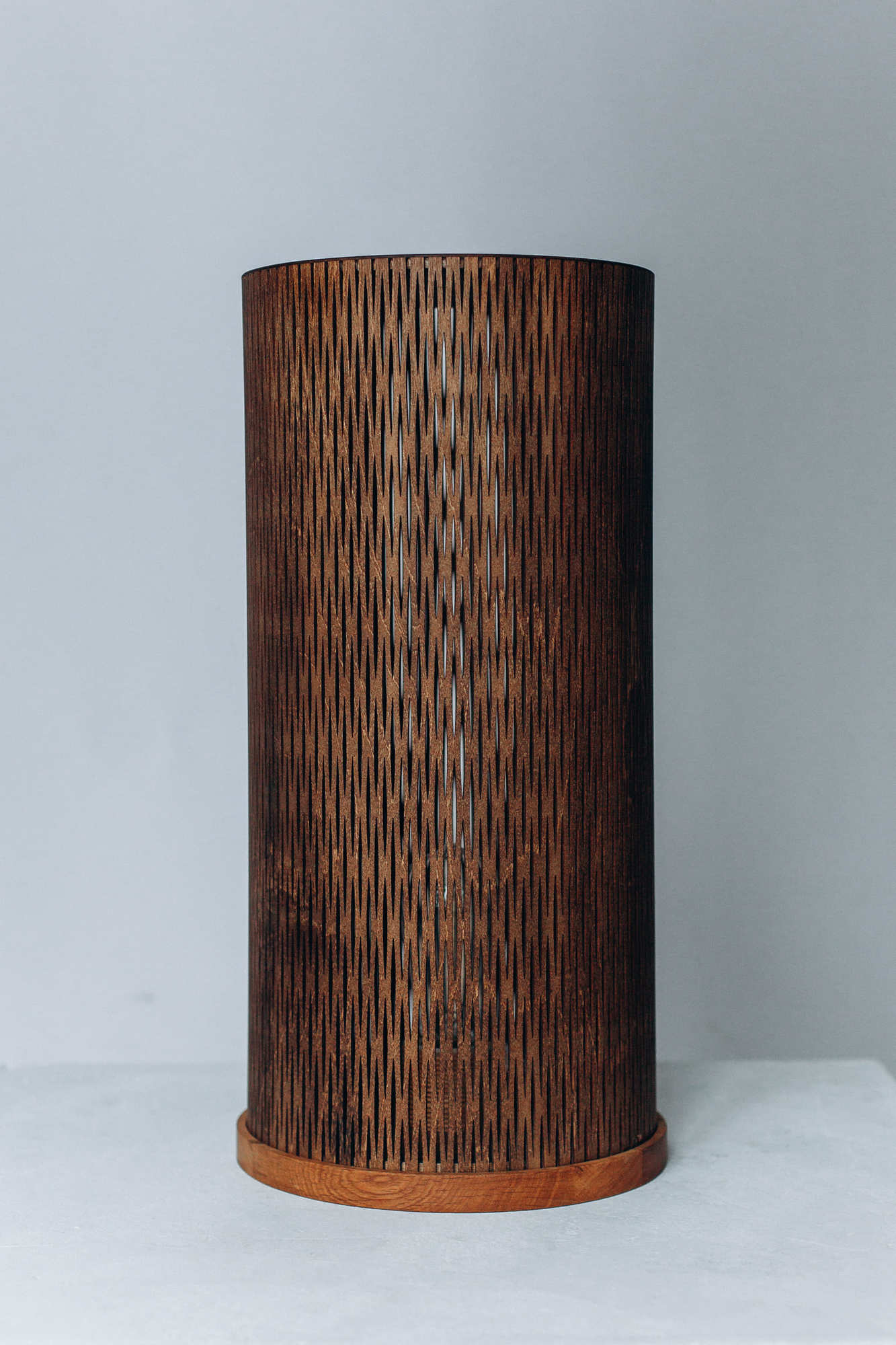 Напольный светильник из дерева "Cylinder 02"