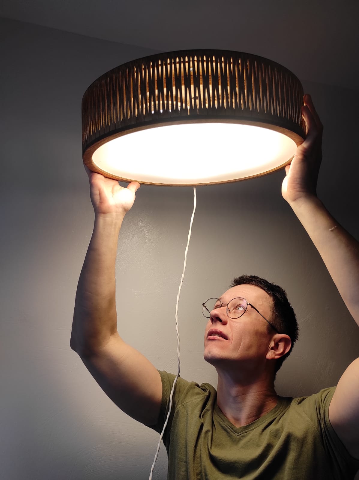 Потолочный светильник из дерева "Flat"