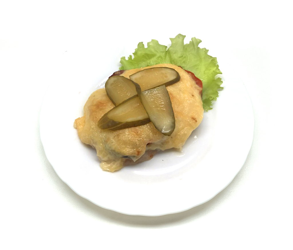 Свинина под соленым огурцом