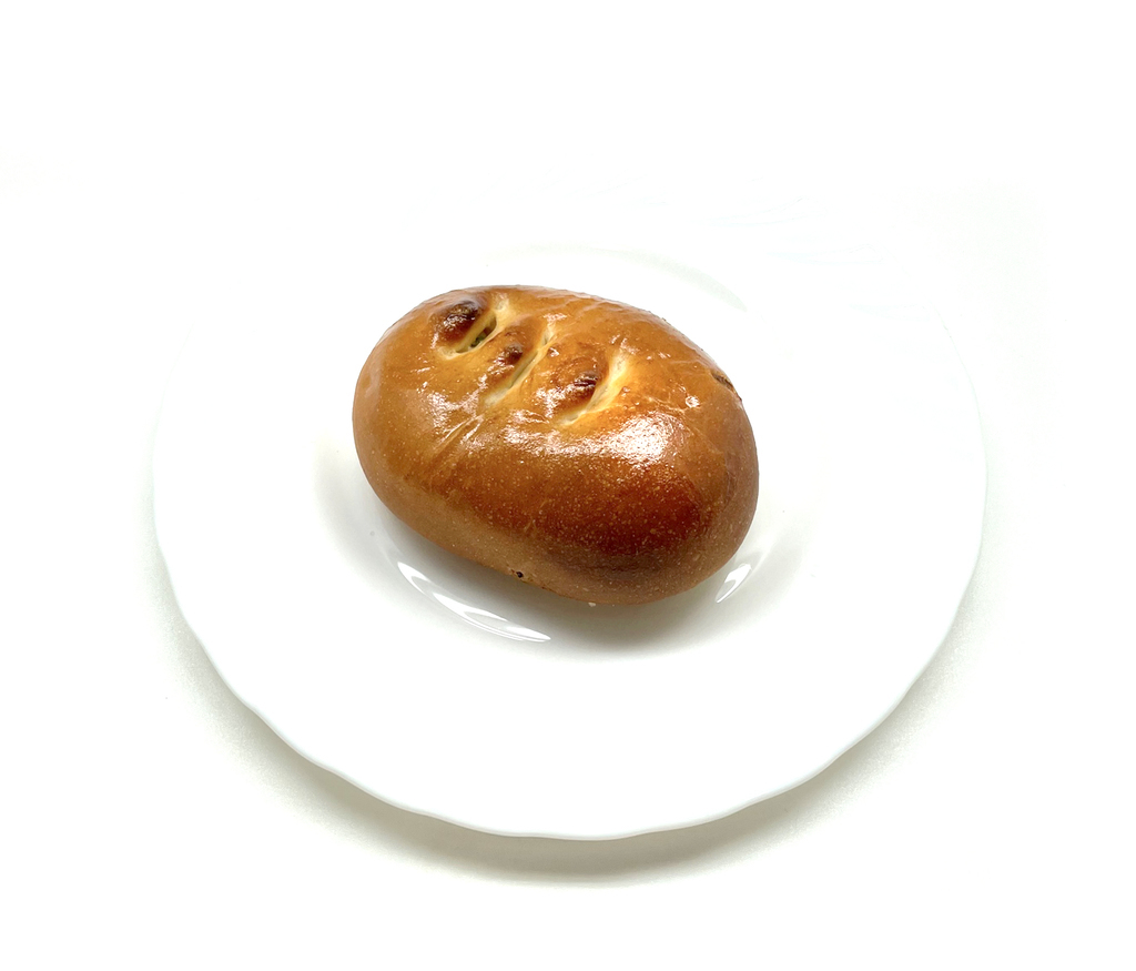 Пирожок с луком и яйцом