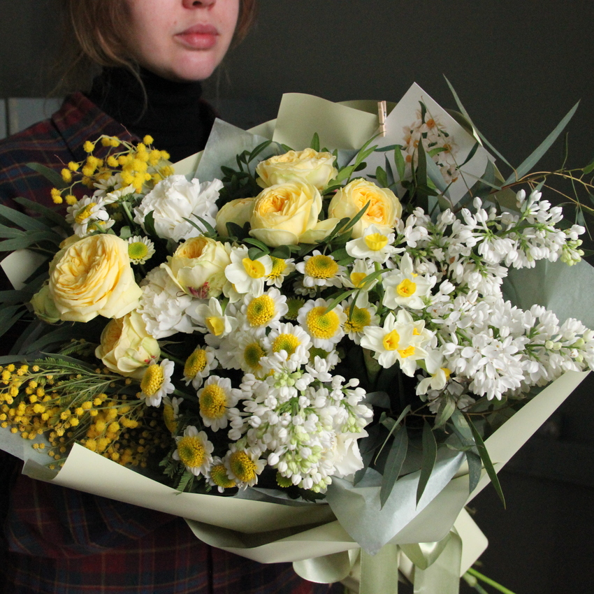 букет белый сирень мимоза