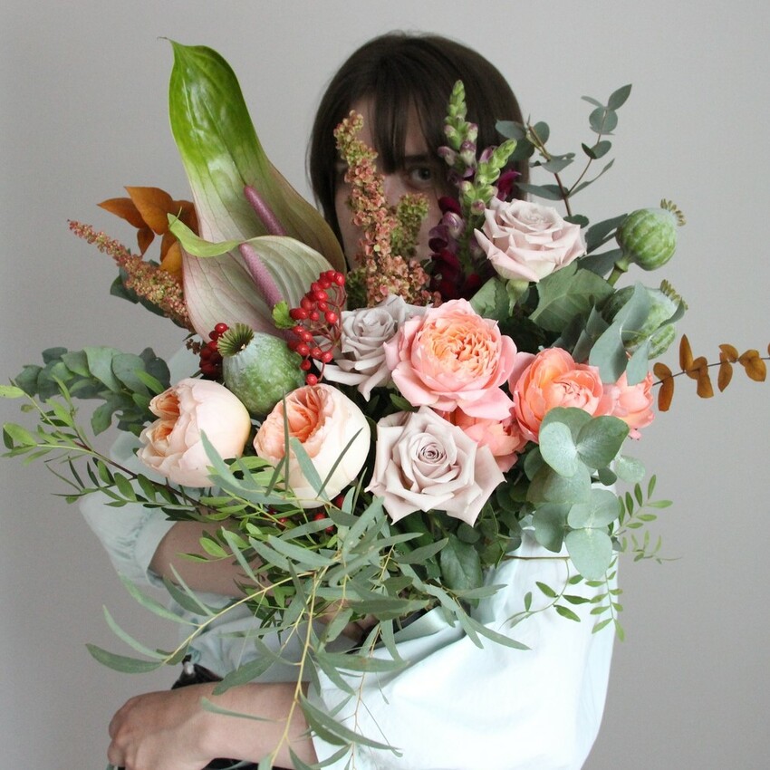 букет антуриум пионовидные розы