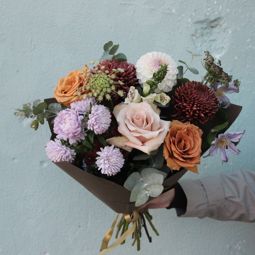 букет с розами и хризантемами вид 4