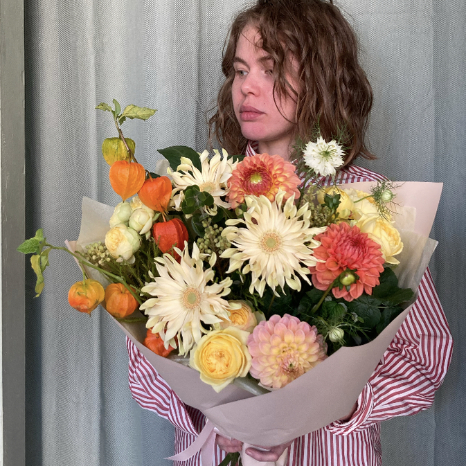 букет герберы розы физалис