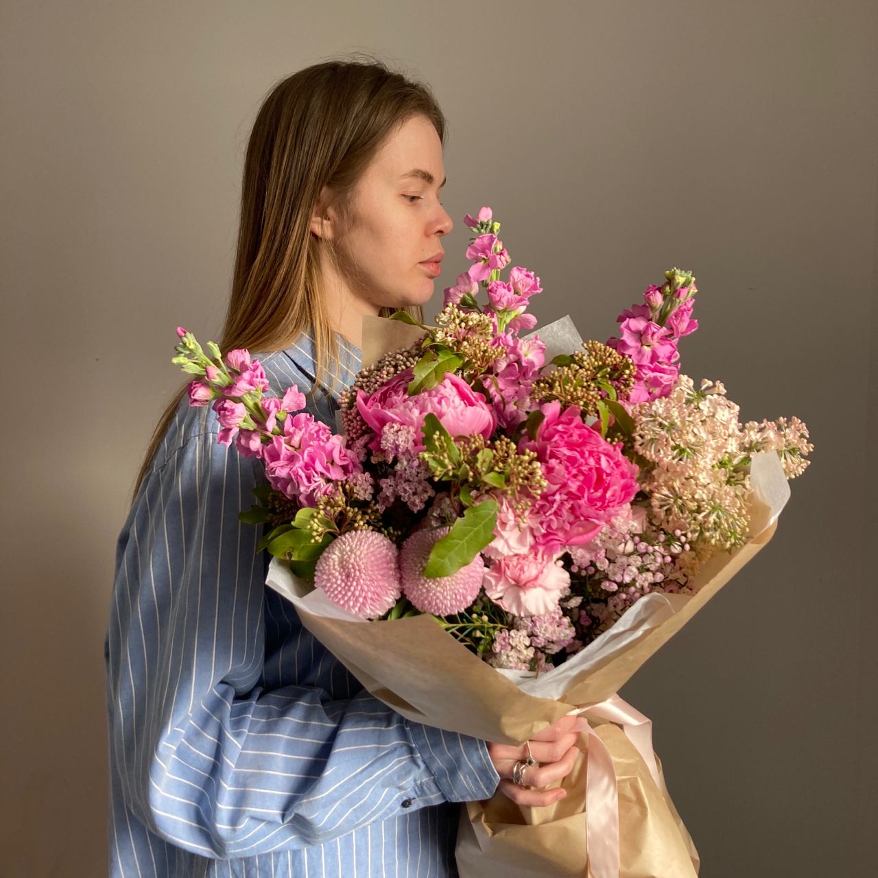 Пионы, сирень и маттиола