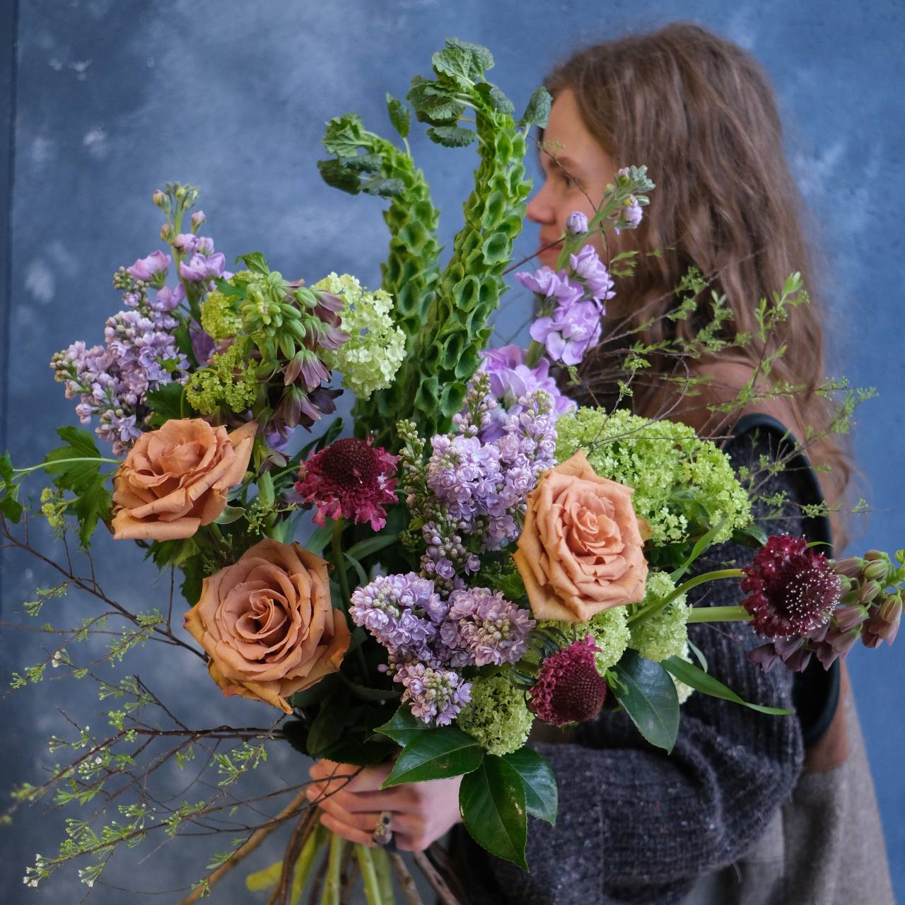 Розы-ириски, маттиола и ирландские колокольчики