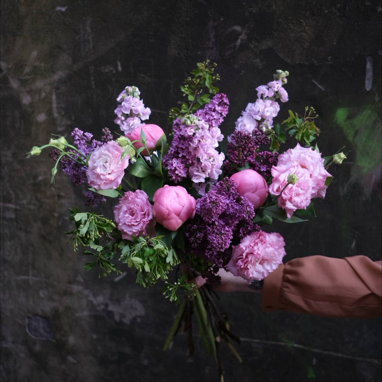 Пионы, маттиола и эустома