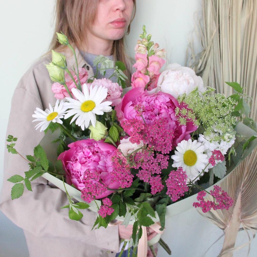 Пионы, ромашки и зонтики