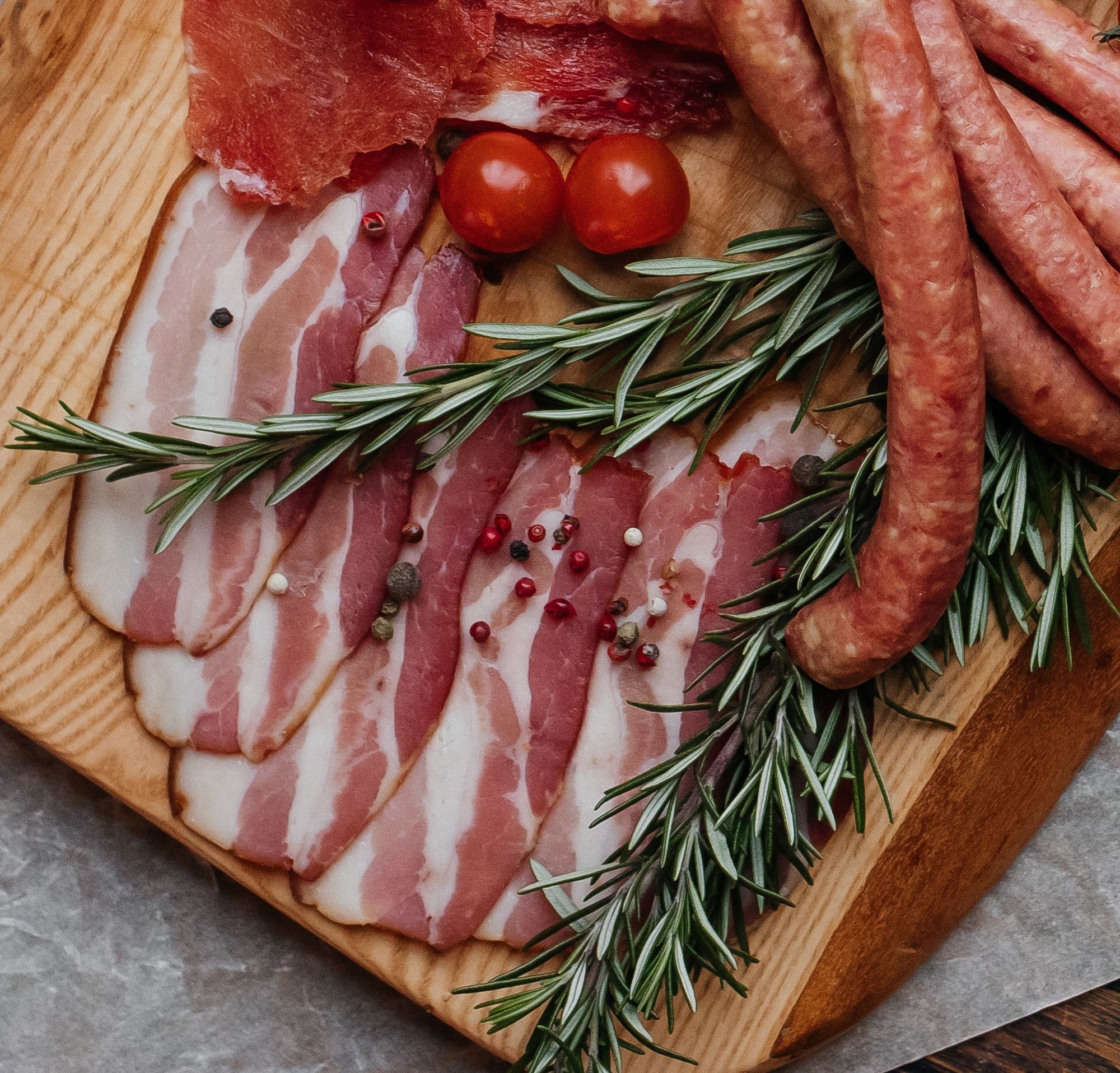 Грудинка сырокопченая