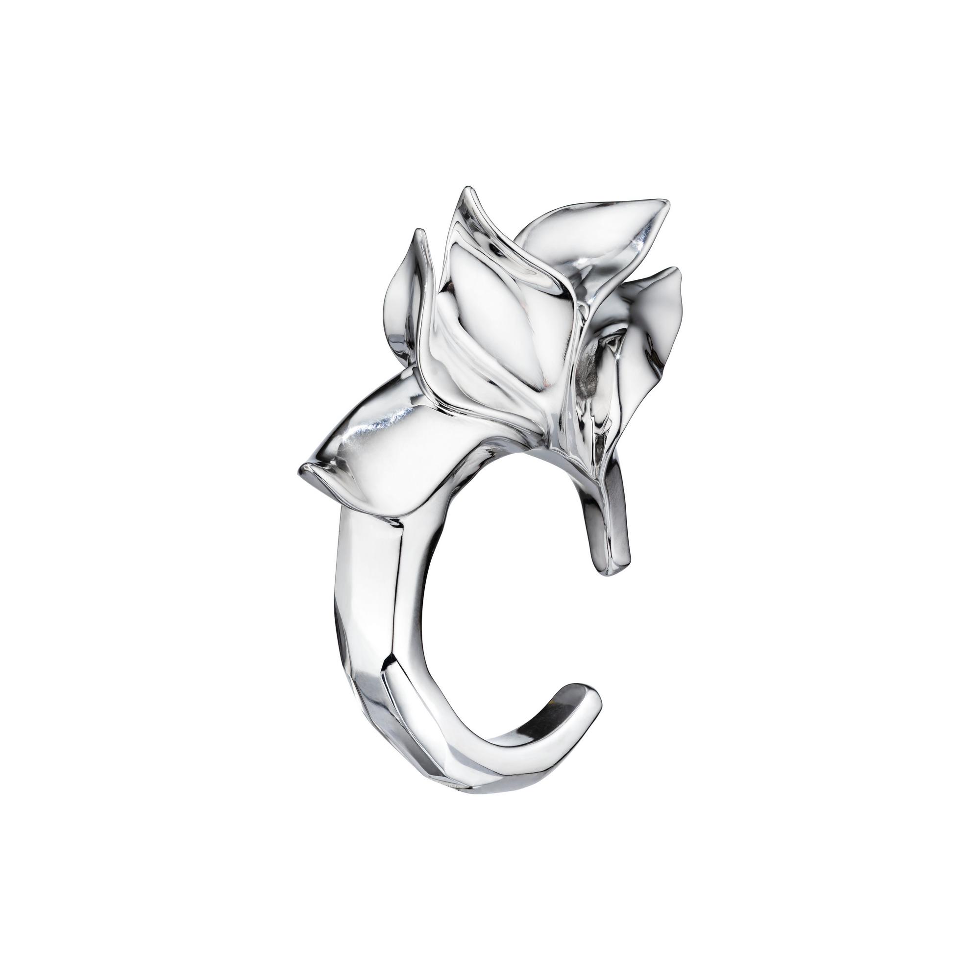 Кольцо с пламенными листьями