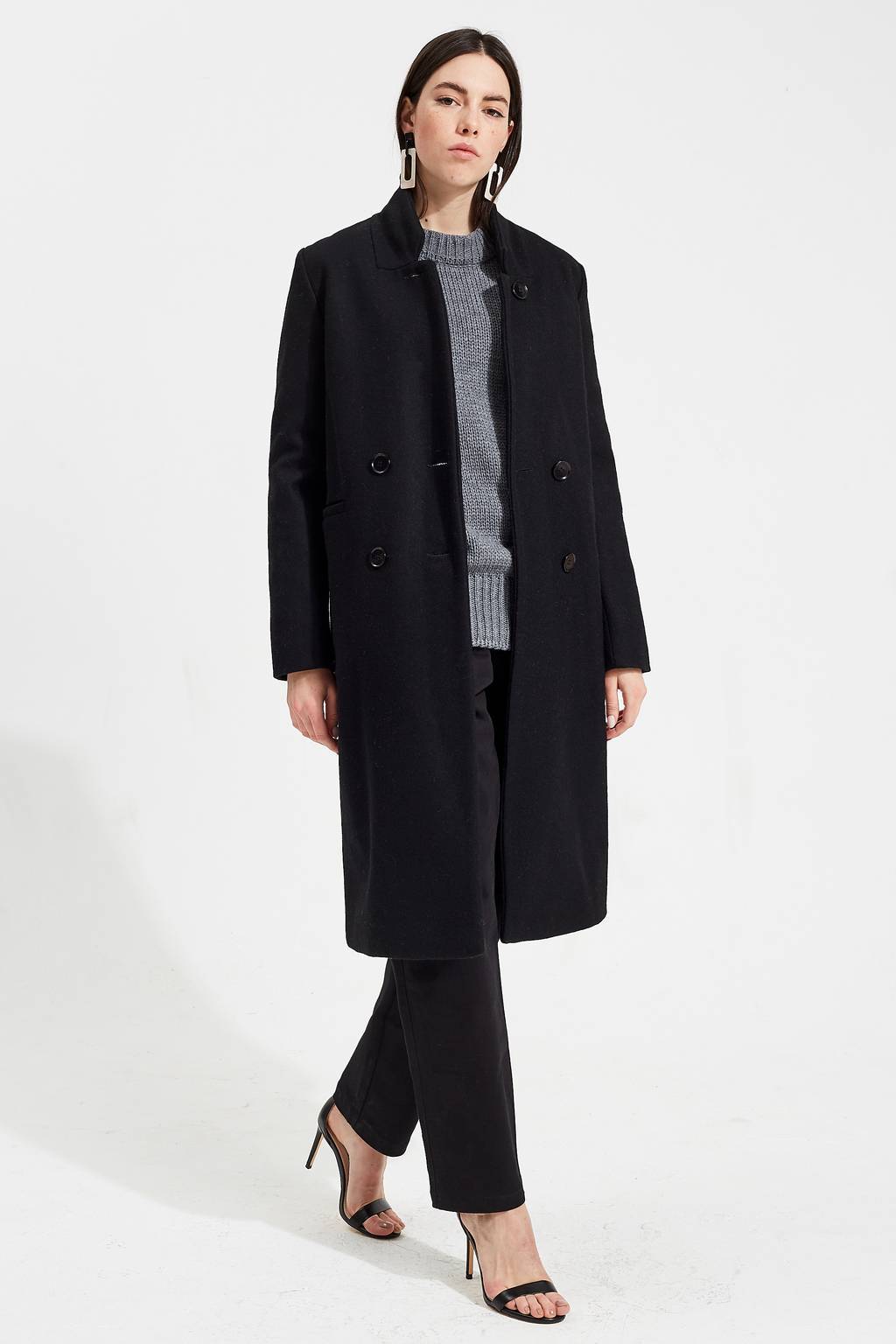 Двубортное пальто