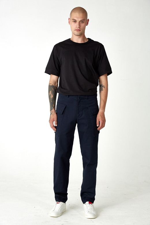 Брюки с внешними карманами