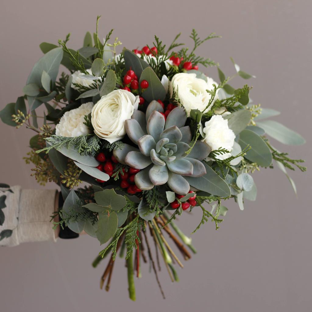 Букет невесты с эвкалиптом и суккулентом