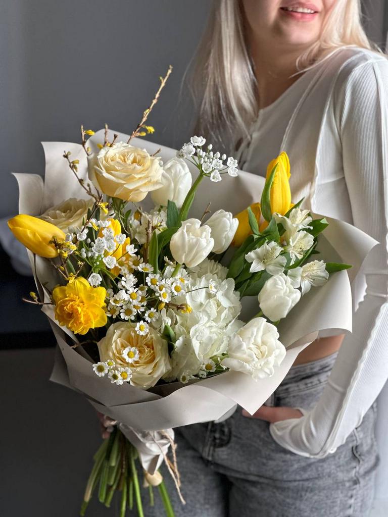 Большой букет с желтыми акцентами "Солнце мое"