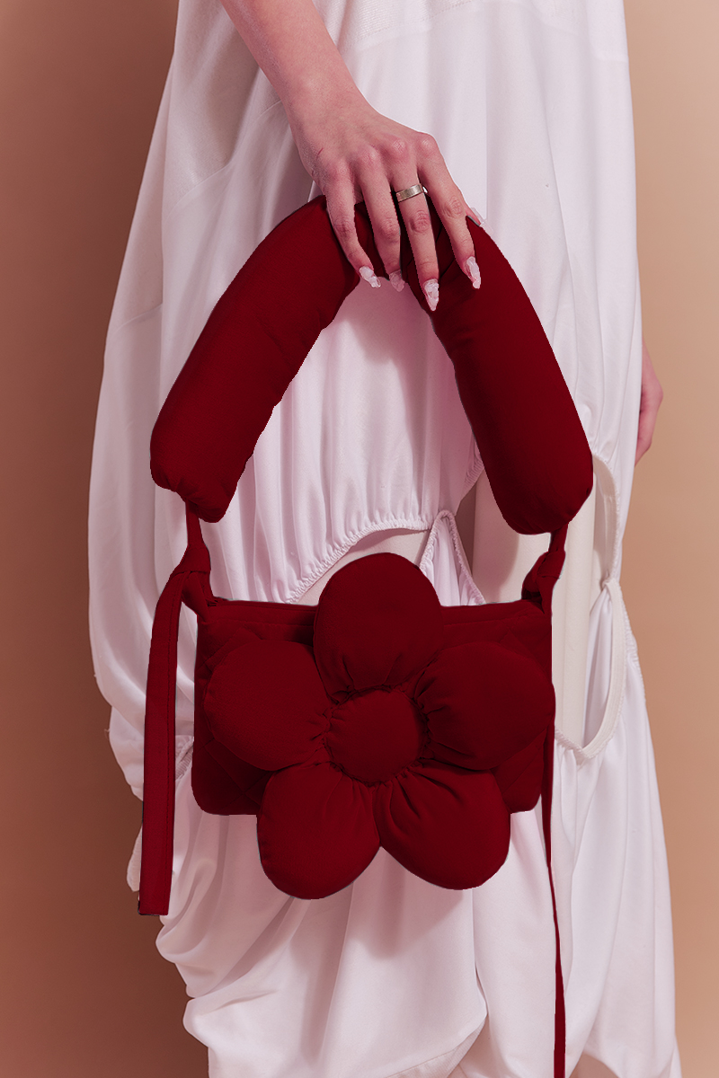 Сумка-багет с ручкой из клубничного велюра