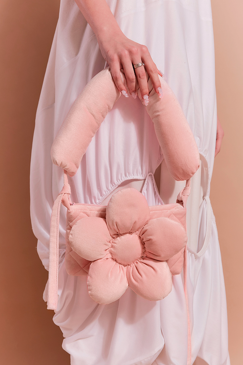 Сумка-багет с ручкой из велюра "чайная роза"