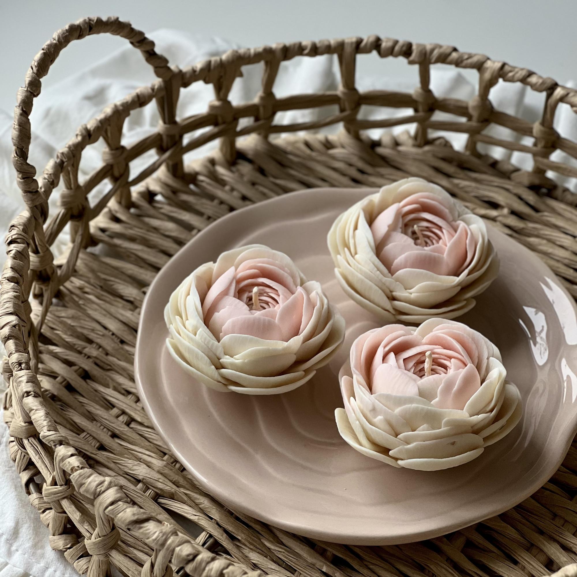 Свеча фигурная "Ранункулюс"