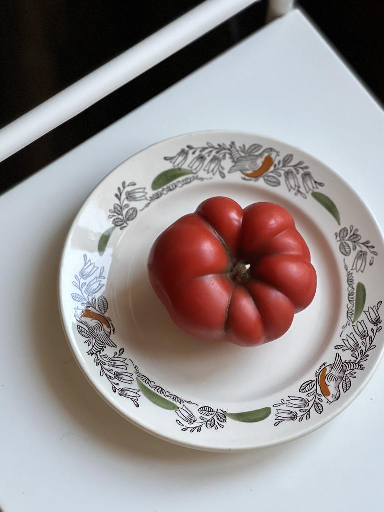 Фигурная свеча "Томат"