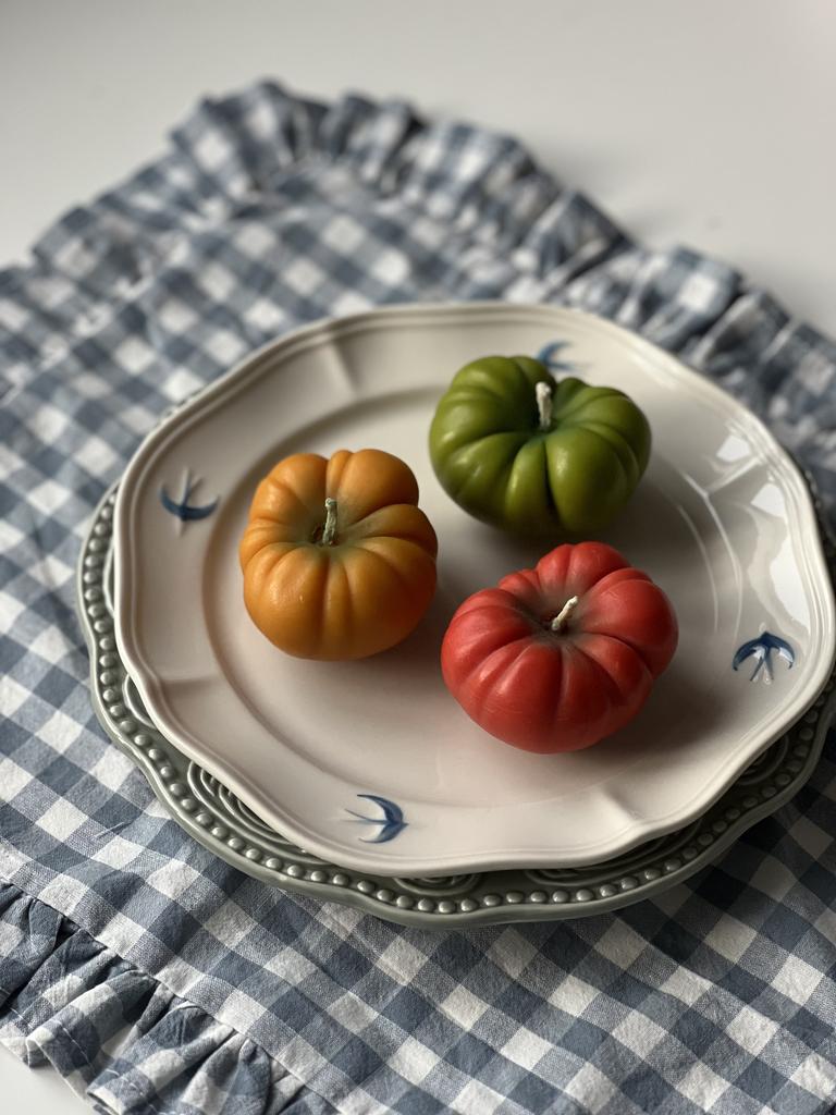 Фигурная свеча "Томат"