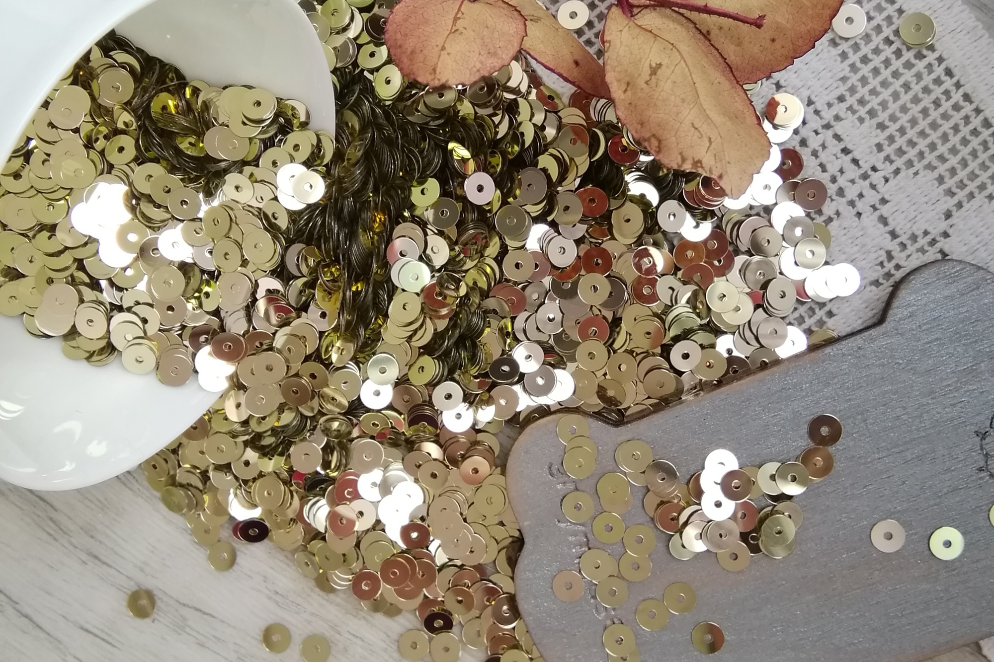 пайетки итальянские пайетки золотые 4мм