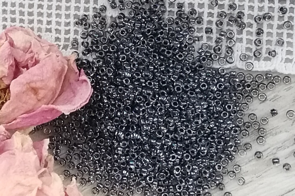 бисер японский toxo круглый  15/0 черный серый