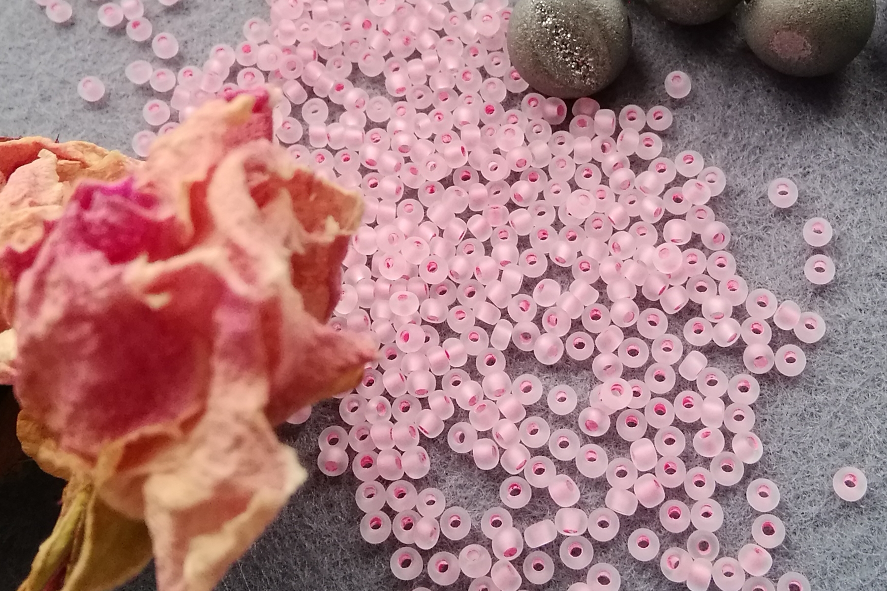 бисер чешский розовый Гамма