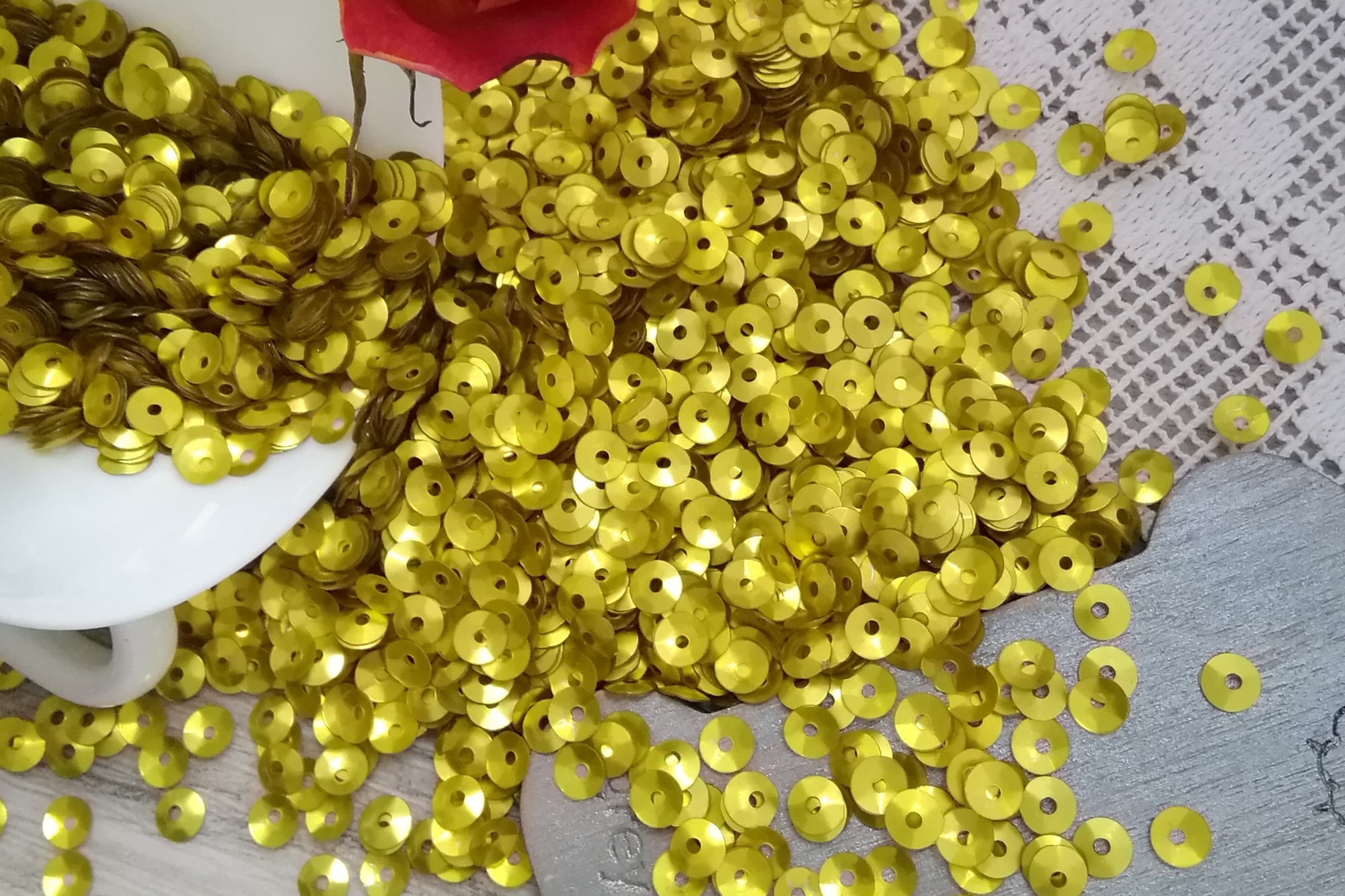 пайетки итальянские пайетки золотые чаши 4мм