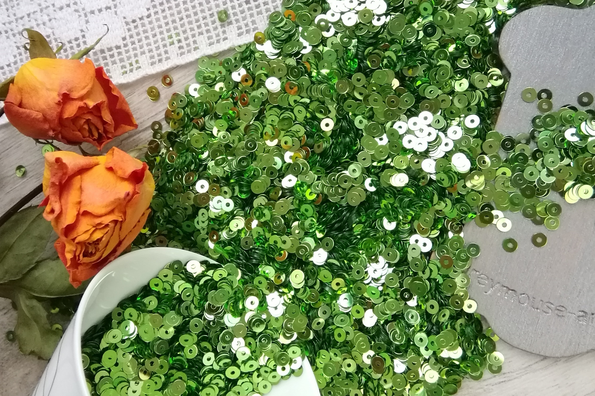 Пайетки итальянские зеленые 3 мм