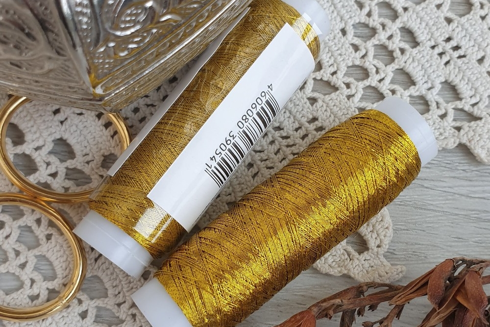 золотые нитки