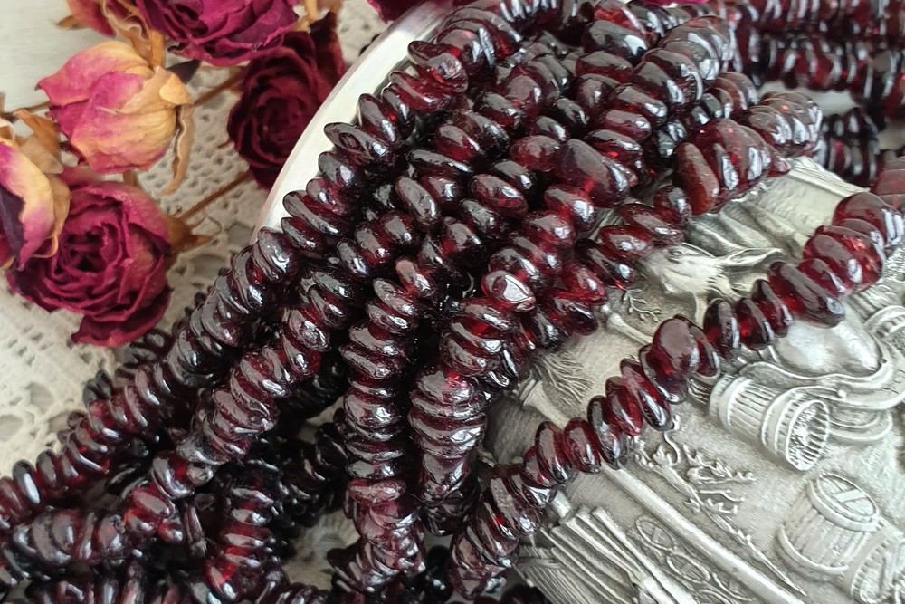 бусины граната