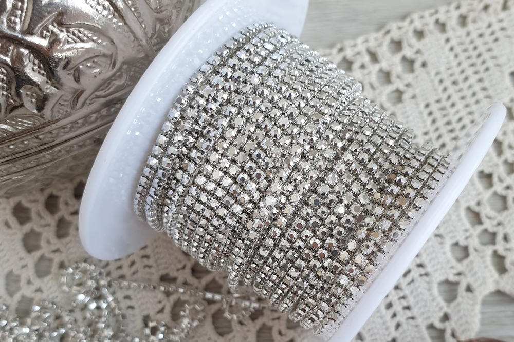 стразовая цепочка