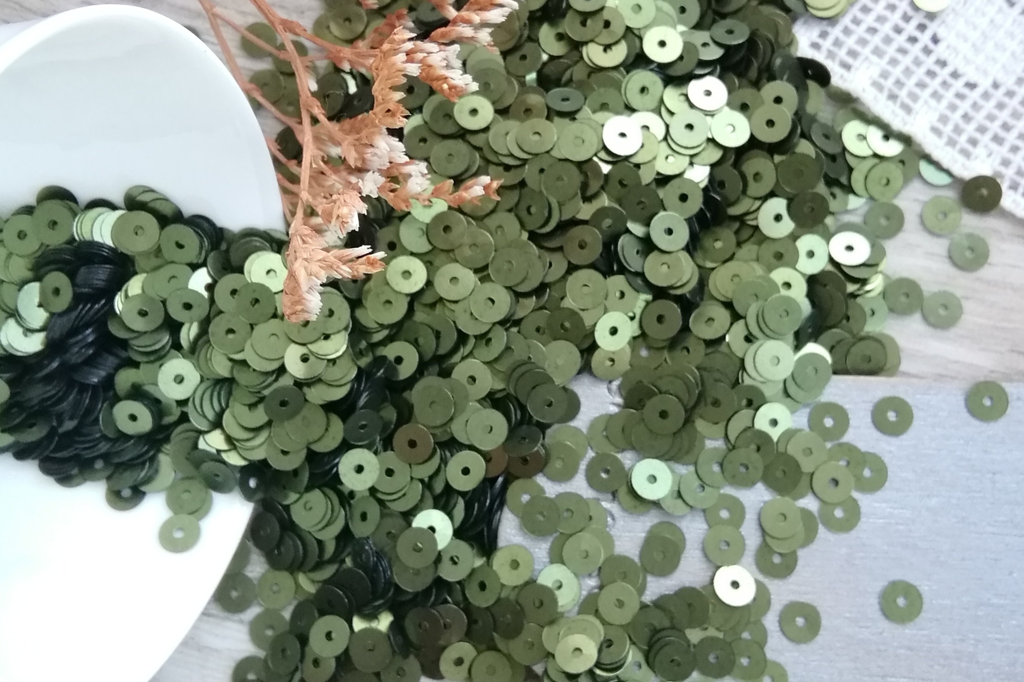 пайетки итальянские пайетки зеленые 4мм