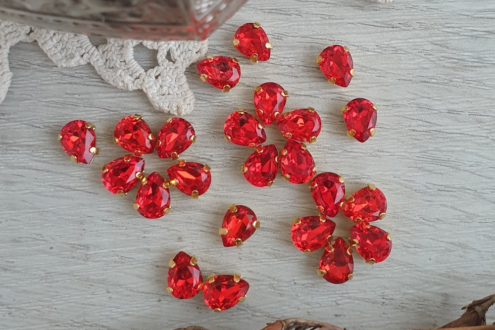 кристаллы капли красные