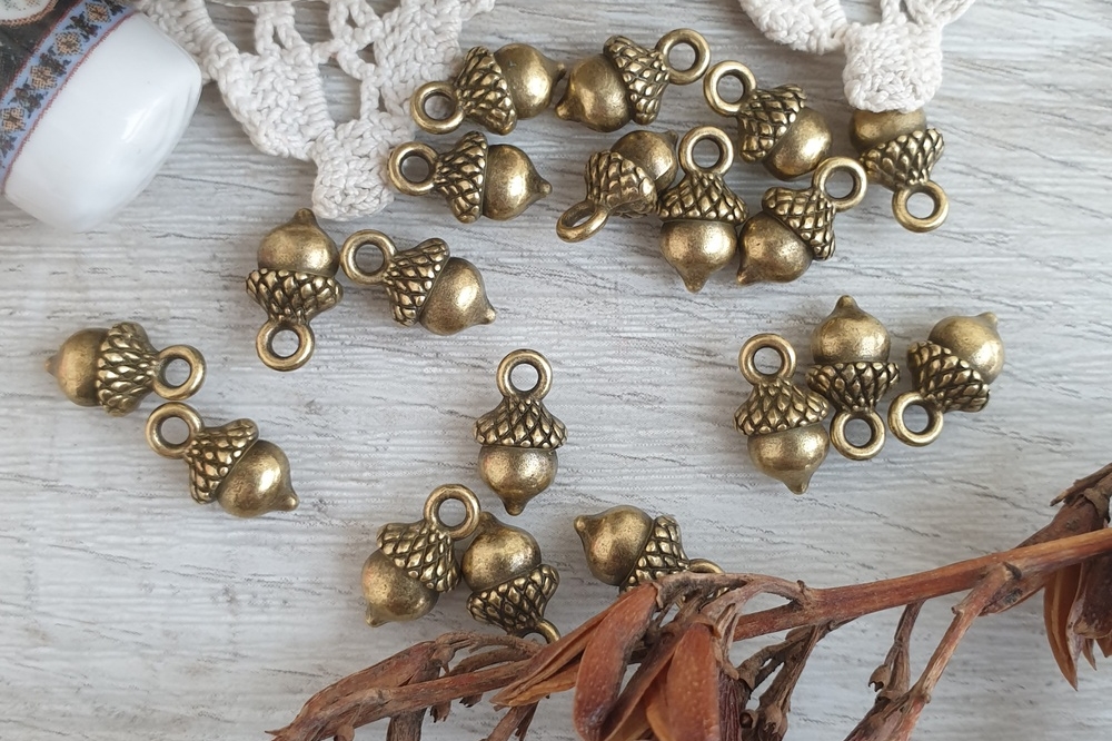 подвеска желудь