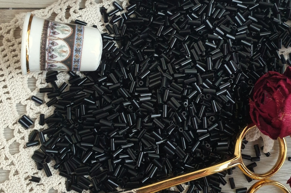 стеклярус черный