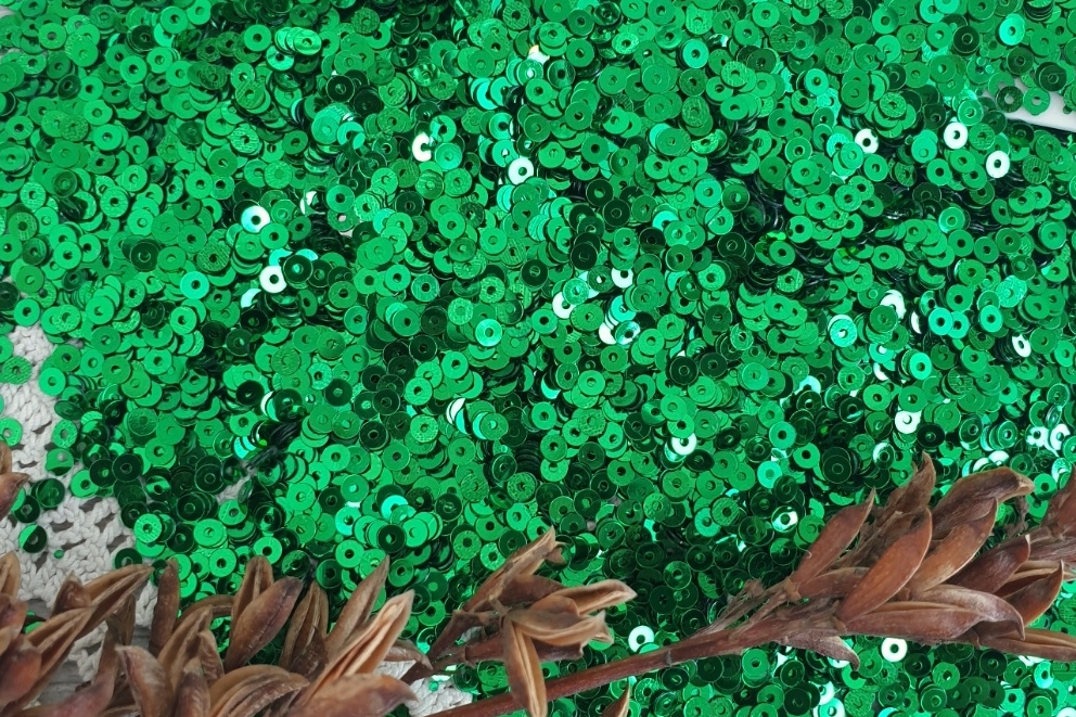 пайетки зеленые 3 мм