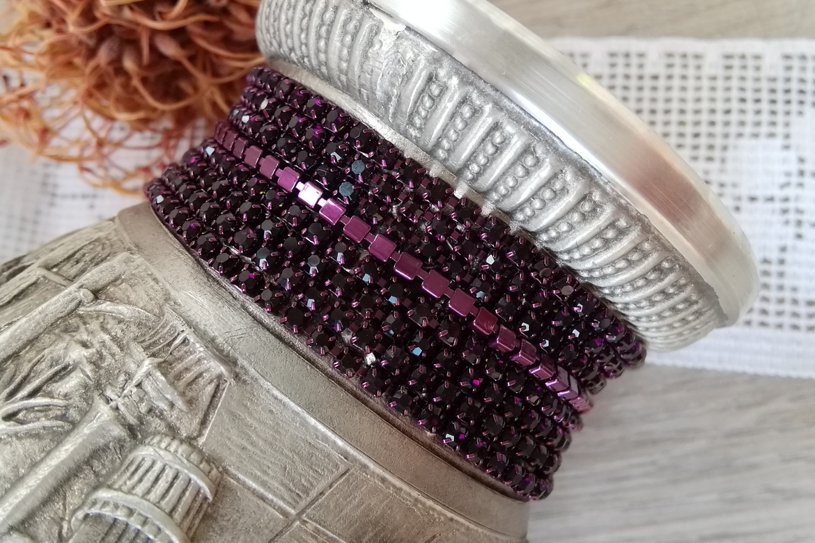 стразовая цепь фиолетовая темная, цет оправы в цвет кристаллов