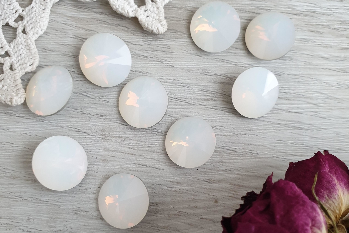 риволи кристаллы 14мм белый опал