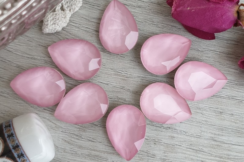 лакавые кристаллы, капли, розовые